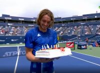 Χατσάνοφ – Τσιτσιπάς 0-2: Γιόρτασε τα γενέθλιά του με επιβλητική εμφάνιση και πρόκριση στoυς 8 του Rogers Cup