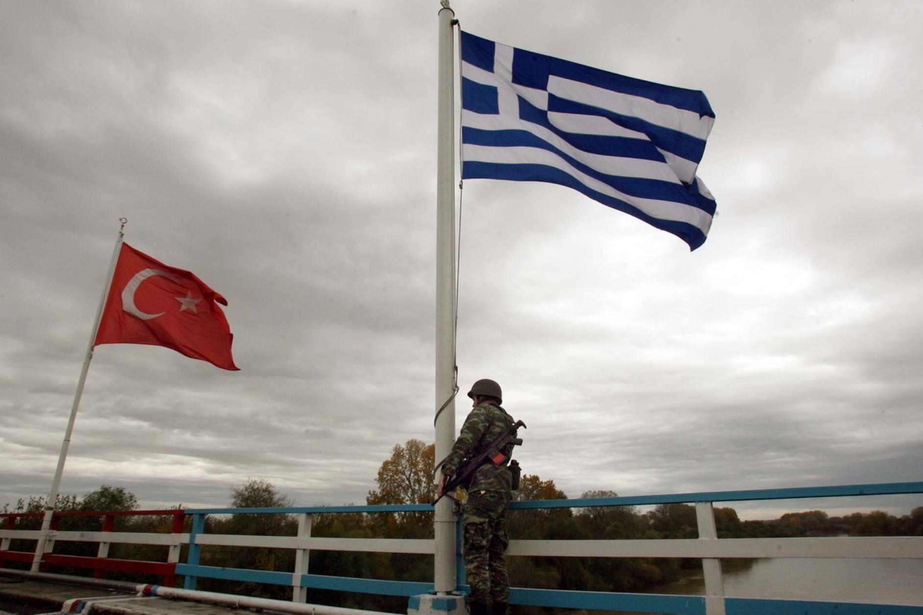 Τουρκικά ΜΜΕ: Τραυματισμός προσφύγων στον Έβρο από ελληνικά πυρά