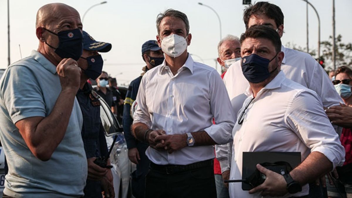 Φωτιά Βαρυμπόμπη: Νέα έκτακτη ενημέρωση από Χαρδαλιά για την εξέλιξη της πυρκαγιάς