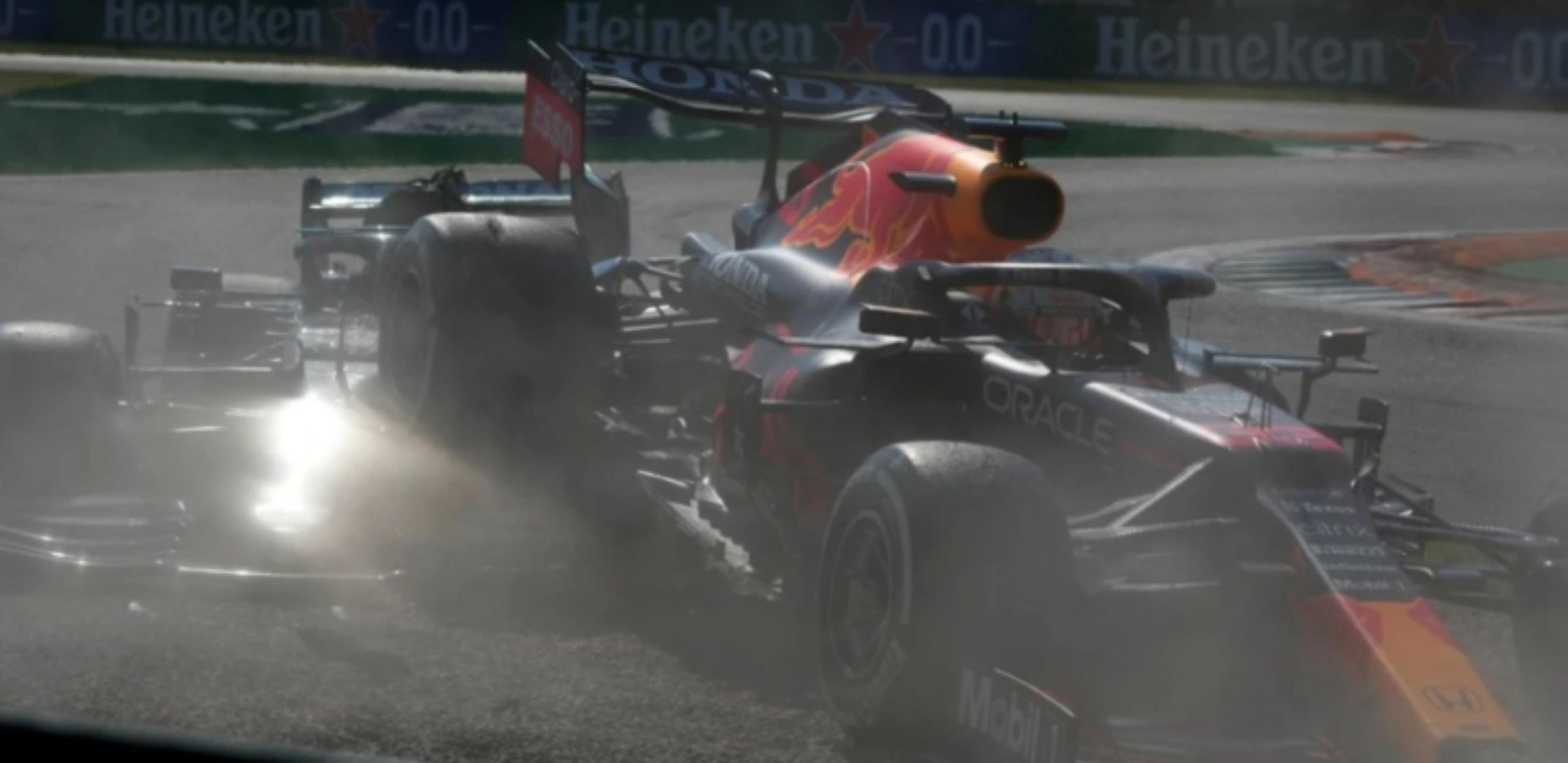 Formula 1: Σοκαριστικό τρακάρισμα Χάμιλτον – Φερστάπεν