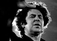 Μίκης Θεοδωράκης: Θρίλερ με το που θα ταφεί – Δικαστικό μπλόκο για κηδεία στο Βραχάτι