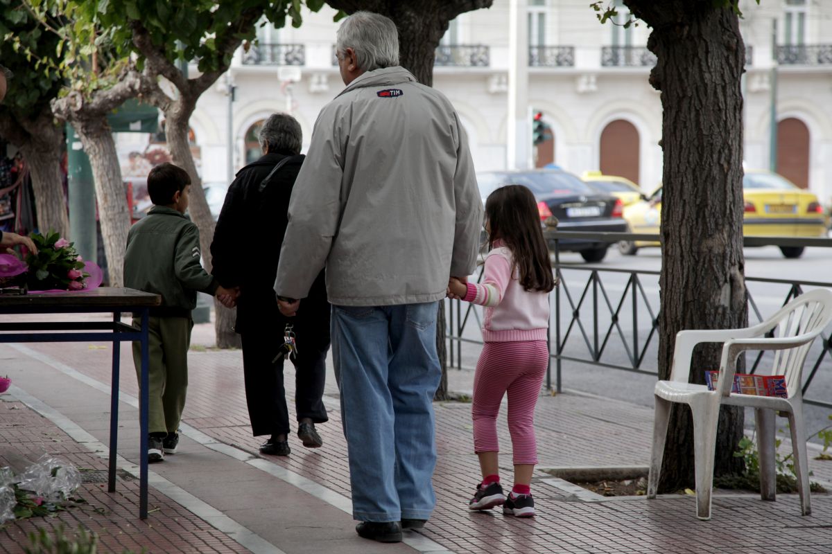 ΟΠΕΚΑ επίδομα παιδιού 2021: Ποιοι θα δουν την Πέμπτη αυξήσεις