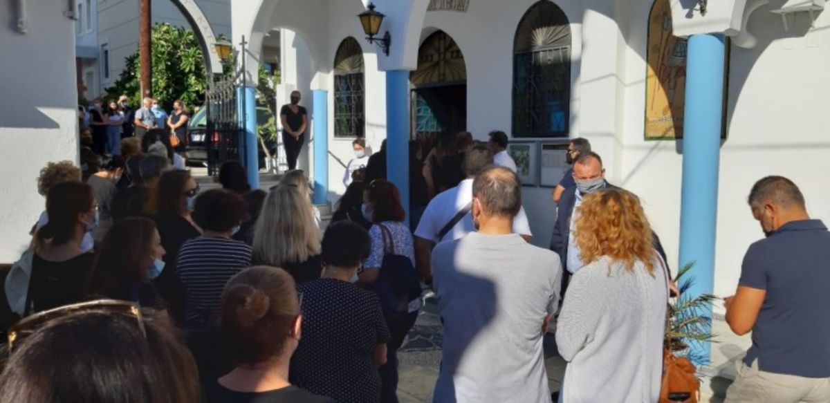 Ρόδος: Απέραντη θλίψη στο τελευταίο αντίο στην άτυχη Δώρα