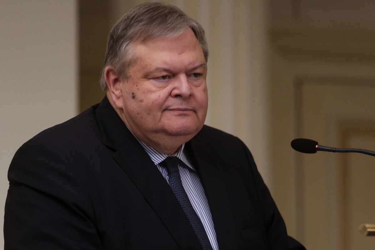 Βενιζέλος: Παρέμβαση υπέρ του Αρχιεπισκόπου Ελπιδοφόρου