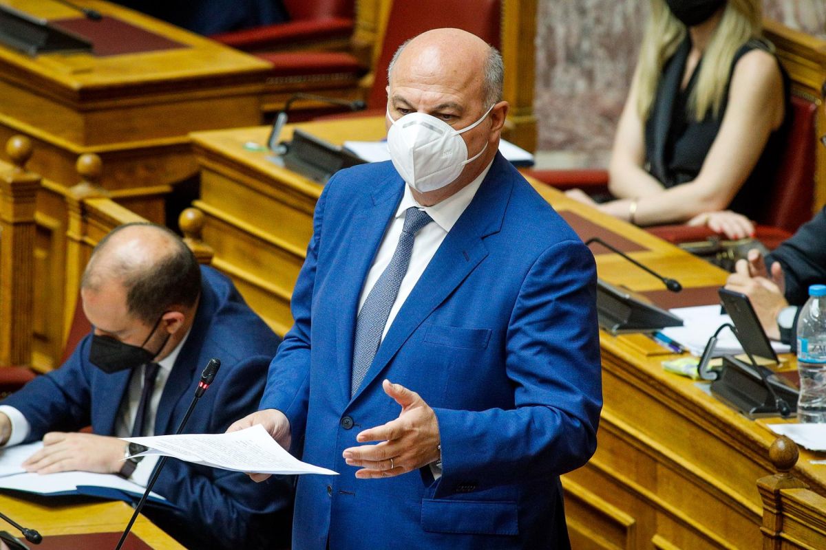 Ρουβίκωνας: Επίθεση στο πολιτικό γραφείο του Κώστα Τσιάρα