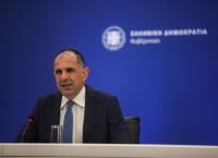 Γεραπετρίτης: Άδικη τιμωρία για τους εμβολιασμένους η κλειστή αγορά και κοινωνία