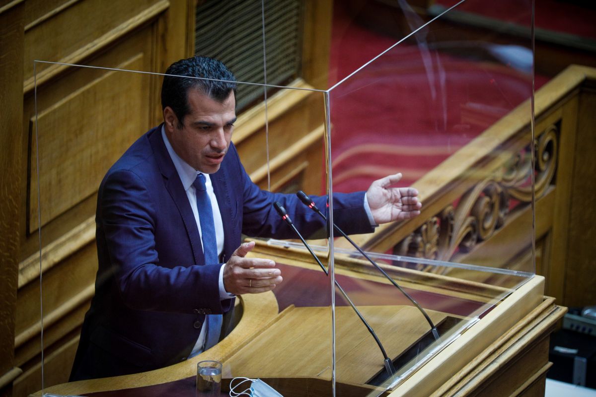 Πλεύρης: Επέκταση των κυρώσεων και στους ανεμβολίαστους ιδιώτες γιατρούς