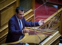 Πλεύρης: Επέκταση των κυρώσεων και στους ανεμβολίαστους ιδιώτες γιατρούς