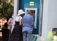 ΟΑΕΔ ΕΦΚΑ ΟΠΕΚΑ: Ξεκινούν πληρωμές για επιδόματα, αναδρομικά και παροχές