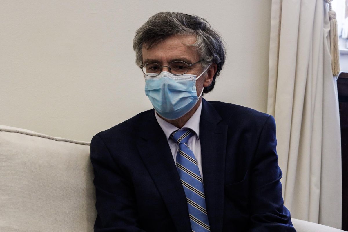 Τσιόδρας: Ασφαλή και αποτελεσματικά τα εμβόλια για τον κορωνοϊό