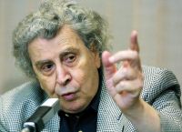 Μίκης Θεοδωράκης: Τριήμερο εθνικό πένθος κήρυξε ο πρωθυπουργός