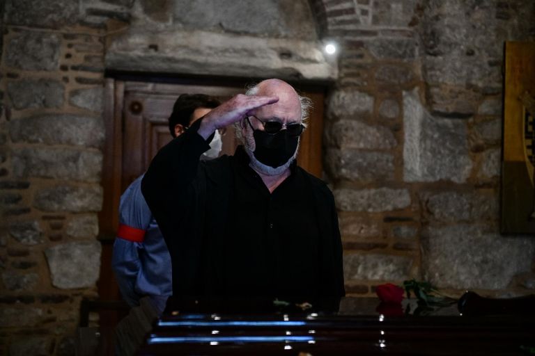 Μίκης Θεοδωράκης: Γιατί τον χαιρέτησε στρατιωτικά ο Σαββόπουλος