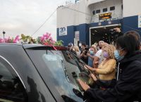 Μίκης Θεοδωράκης: Στο λιμάνι του Πειραιά η σορός του