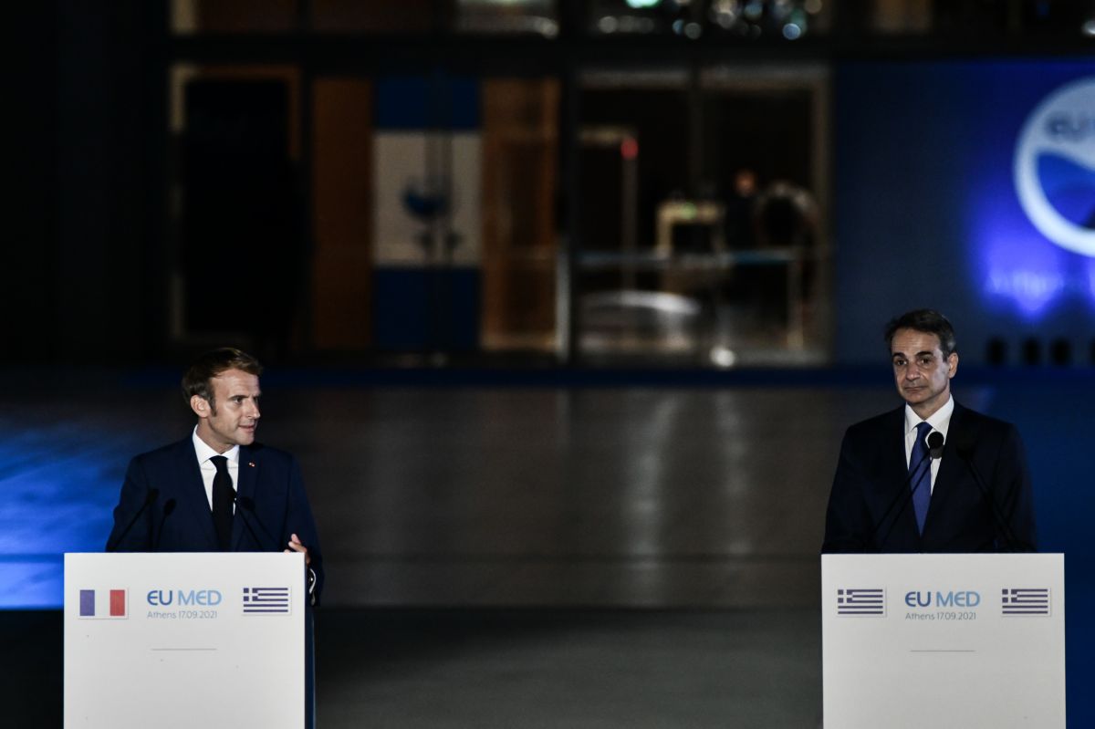 Ακρόπολη: Ιδιωτική ξενάγηση του ζεύγους Μακρόν στην Ακρόπολη με Μητσοτάκη και Μαρέβα