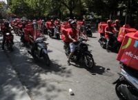 Μοτοπορεία διανομέων: Διαμαρτυρία των εργαζόμενων στην Αθήνα – Η αντίδραση Χατζηδάκη Μοτοπορεία διανομέων: Διαμαρτυρία των εργαζόμενων στην Αθήνα – Η αντίδραση Χατζηδάκη