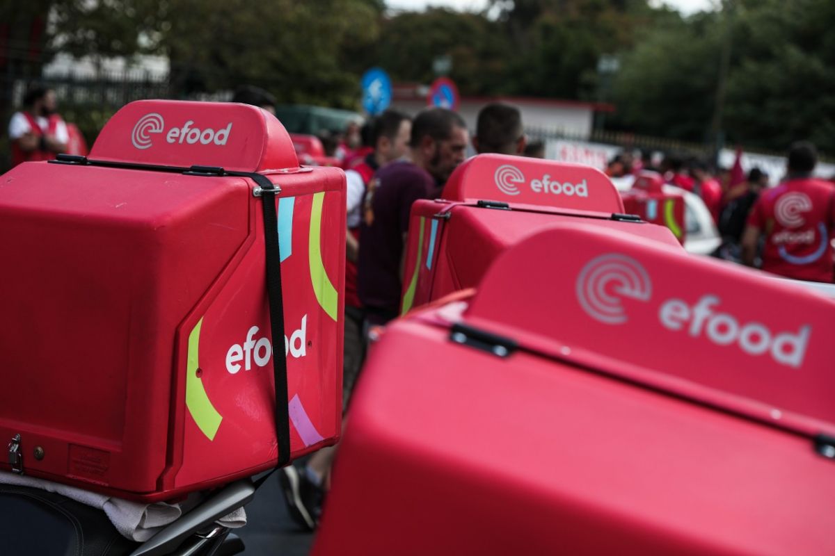 e-food: Μετατρέπει όλες τις συμβάσεις των διανομέων της σε αορίστου χρόνου