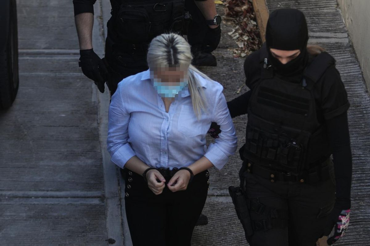 Επίθεση με βιτριόλι: Στο δικαστήριο και η κατηγορούμενη