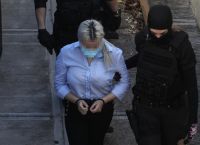 Επίθεση με βιτριόλι: Στο δικαστήριο και η κατηγορούμενη