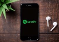 Spotify: Πως να το συνδέσετε με το Apple Music Spotify: Πως να το συνδέσετε με το Apple Music