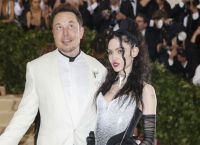 Elon Musk: Χώρισε με την Grimes μετά από τρία χρόνια Elon Musk: Χώρισε με την Grimes μετά από τρία χρόνια