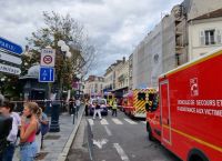 Γαλλία: Αυτοκίνητο έπεσε πάνω σε θαμώνες καφετέριας Γαλλία: Αυτοκίνητο έπεσε πάνω σε θαμώνες καφετέριας