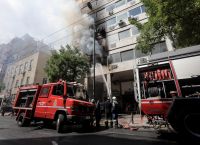 Φωτιά τώρα: Σε κτίριο στο κέντρο της Αθήνας