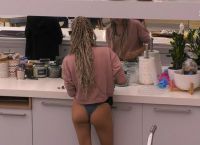 Big Brother: Παίκτρια μαγειρεύει με το στρινγκ