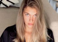 Παπακαλιάτης: Η νέα του πρωταγωνίστρια ποζάρει topless και ρίχνει το Instagram