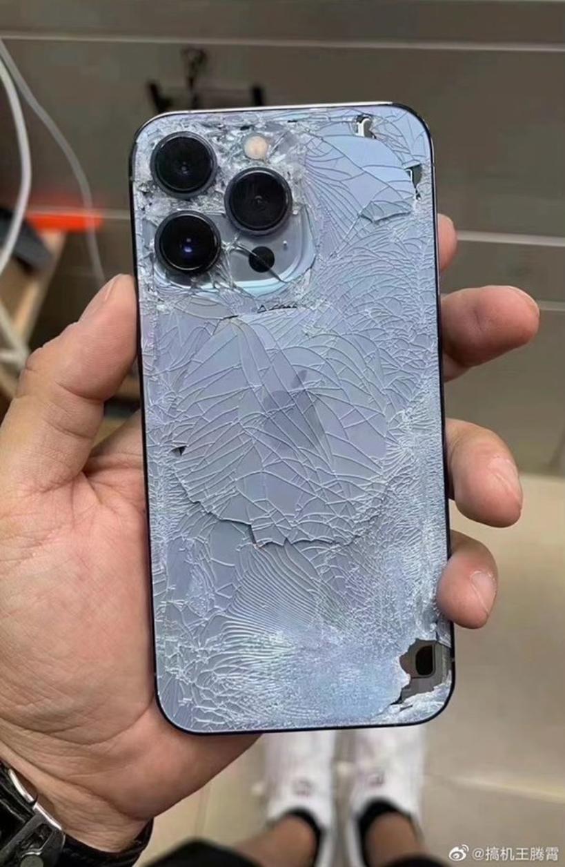 Apple: Το πρώτο κατεστραμμένο iPhone 13 Pro είναι εδώ