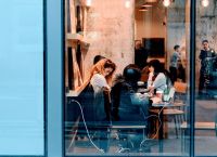 Φοροελαφρύνσεις εργαζόμενοι: Πόσο θα κερδίσουν ετησίως με τον κατώτατο μισθό Φοροελαφρύνσεις εργαζόμενοι: Πόσο θα κερδίσουν ετησίως με τον κατώτατο μισθό