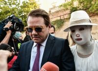 Επίθεση με βιτριόλι: Η συγκίνηση της Ιωάννας από τη στήριξη του κόσμου