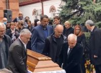 Κηδεία Ίβκοβιτς: Ρίγη συγκίνησης στο Βελιγράδι Κηδεία Ίβκοβιτς: Ρίγη συγκίνησης στο Βελιγράδι