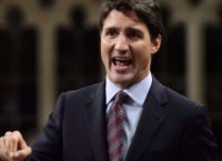 Τριντό: Άστραψε και βρόντηξε όταν άγνωστος αποκάλεσε τη σύζυγό του πόρνη