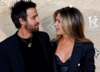 Jennifer Aniston: Yποστηρίζει τις φιλοζωικές δράσεις του Justin Theroux Jennifer Aniston: Yποστηρίζει τις φιλοζωικές δράσεις του Justin Theroux