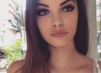 Τζένη Καζάκου: Πόζαρε ημίγυμνη με καυτό εσώρουχο