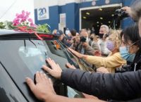 Έφτασε στην Κρήτη η σορός του Μίκη Θεοδωράκη