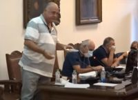 Αχιλλέας Μπέος: Μοίρασε κόλυββα στο δημοτικό συμβούλιο Αχιλλέας Μπέος: Μοίρασε κόλυββα στο δημοτικό συμβούλιο