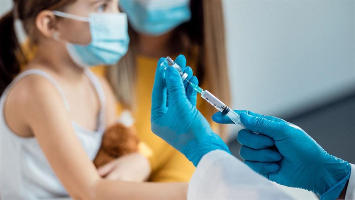 Εθνική Επιτροπή Εμβολιασμών: Συνεδριάζει για την 3η δόση εμβολίου κάτω των 50