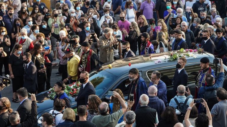 Η Ελλάδα αποχαιρετά τον οικουμενικό Μίκη Θεοδωράκη – Δείτε Live