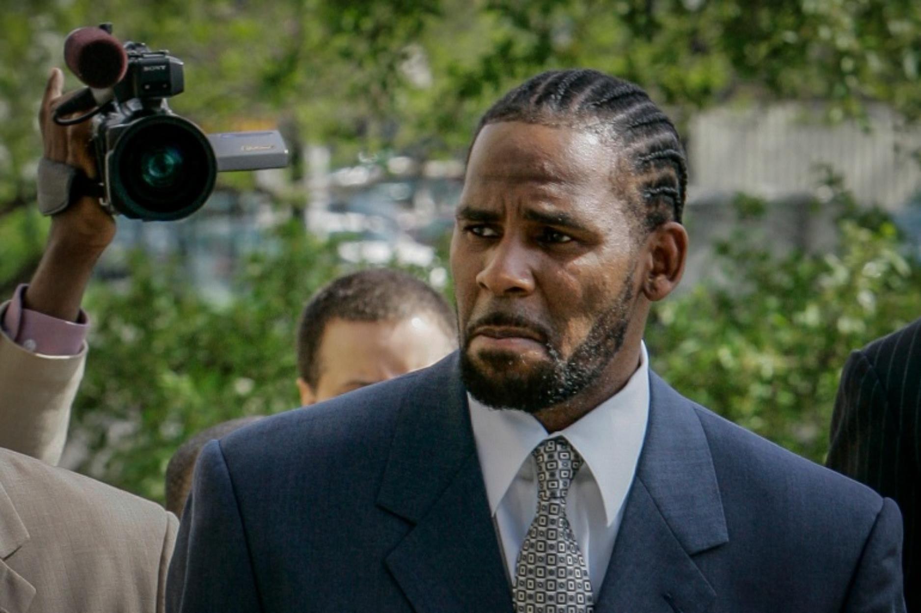 R. Kelly: Καταδικάστηκε για trafficking και σεξουαλική κακοποίηση γυναικών και παιδιών