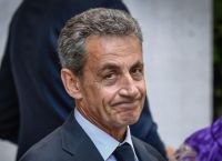 Σαρκοζί δίκη: Ένοχος για παράνομη χρηματοδότηση προεκλογικής του εκστρατείας