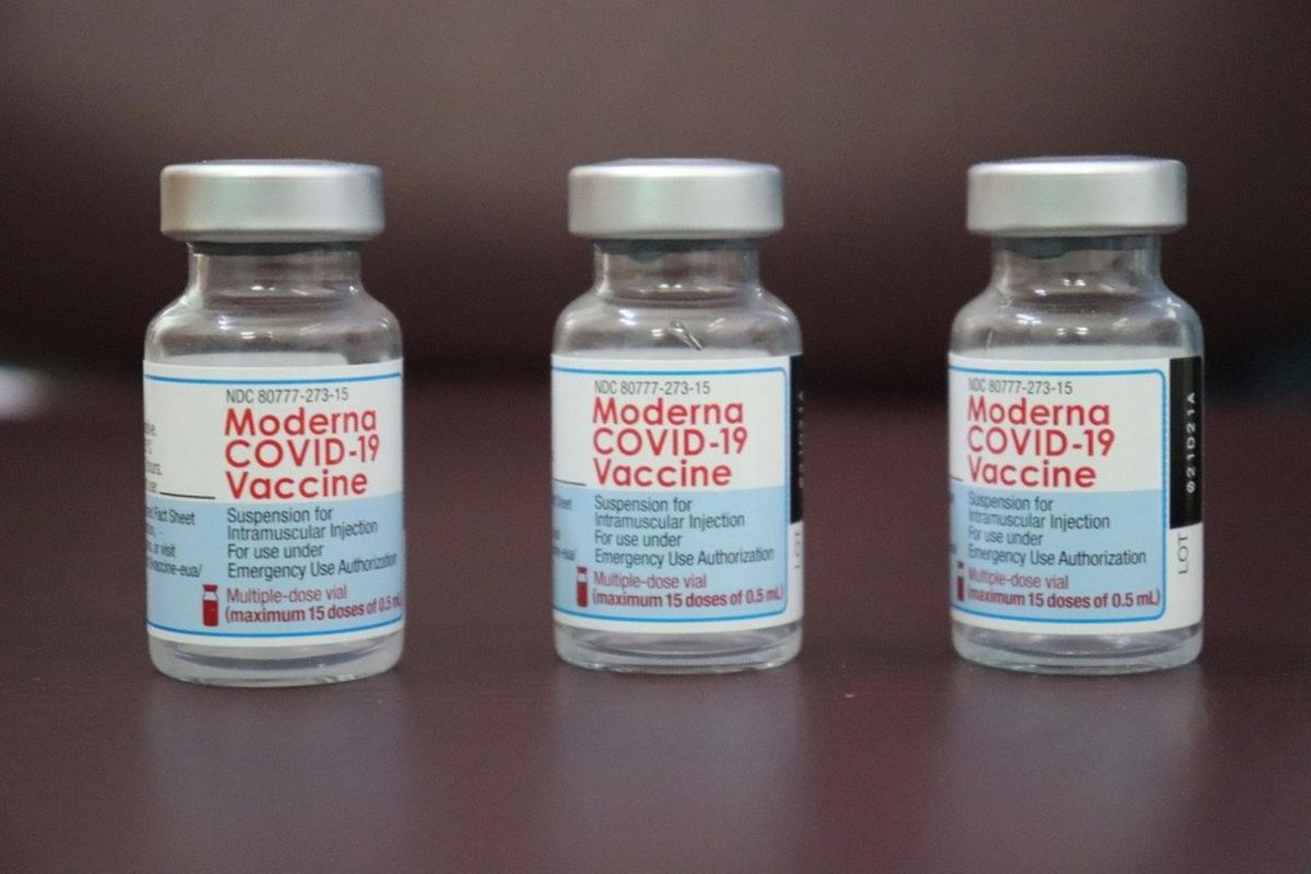 Moderna: Μείωσε το στόχο των πωλήσεων του εμβολίου