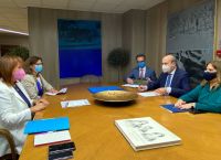 Κωστής Χατζηδάκης: Επιδόματα, νταντάδες της γειτονιάς, γονικές άδειες για την ενίσχυση του δημογραφικού