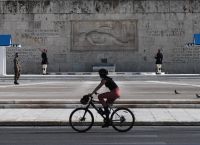 Πέμπτο κύμα: Τρομάζει η εκθετική αύξηση των θανάτων Πέμπτο κύμα: Τρομάζει η εκθετική αύξηση των θανάτων