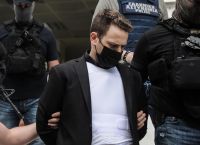Γλυκά Νερά: Τα σημειώματα του πιλότου στο τρίτο πρόσωπο Γλυκά Νερά: Τα σημειώματα του πιλότου στο τρίτο πρόσωπο