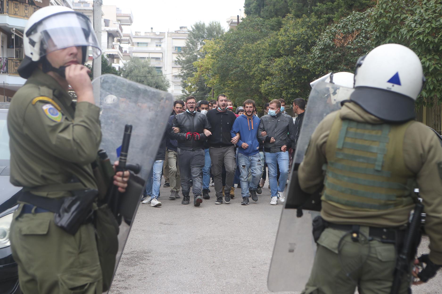 ΕΠΑΛ Ευόσμου: Δεκάδες προσαγωγές για τα επεισόδια
