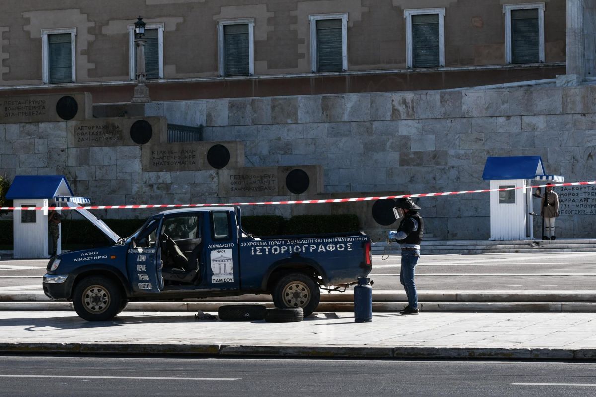 Βουλή: Το «μανιφέστο» του 58χρονου που απείλησε να ανατιναχτεί