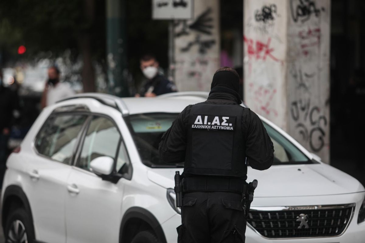Άγιος Δημήτριος: Αστυνομικός εκτός υπηρεσίας πυροβόλησε στον αέρα για να διώξει ληστές