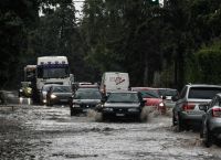 Κακοκαιρία Μπάλλος: Έκλεισε η οδός Πειραιώς λόγω πλημμύρας