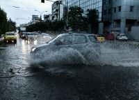 Κακοκαιρία Μπάλλος: Έκλεισαν η Πειραιώς και η περιφερειακή του Αιγάλεω